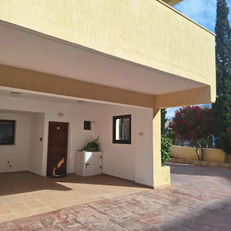 Pool Side 2 Bedroom Queens Gardens Complex Daire Pafos