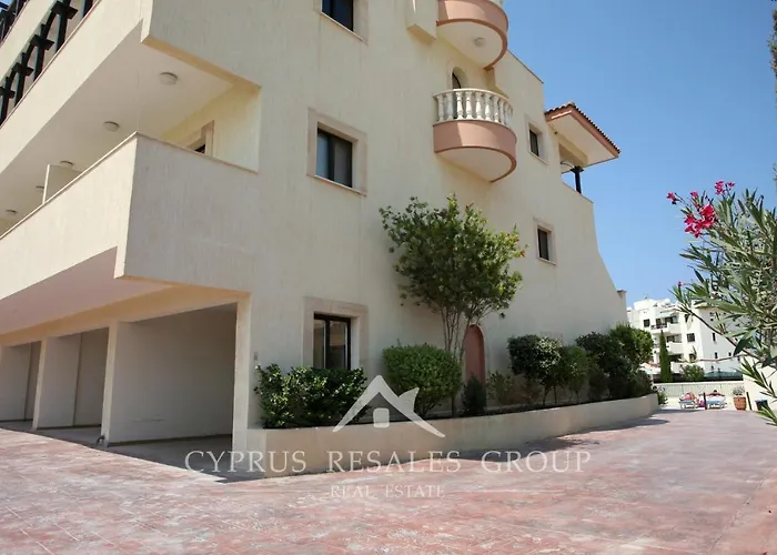 Pool Side 2 Bedroom Queens Gardens Complex Apartmán