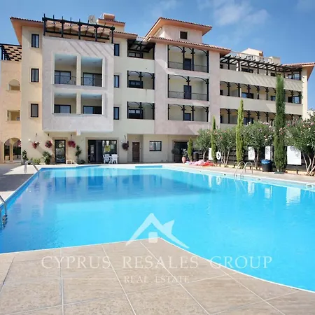 Apartment Pool Side 2 Bedroom Queens Gardens Complex Paphos