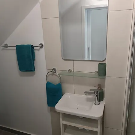 Pool Side 2 Bedroom Queens Gardens Complex Apartment
