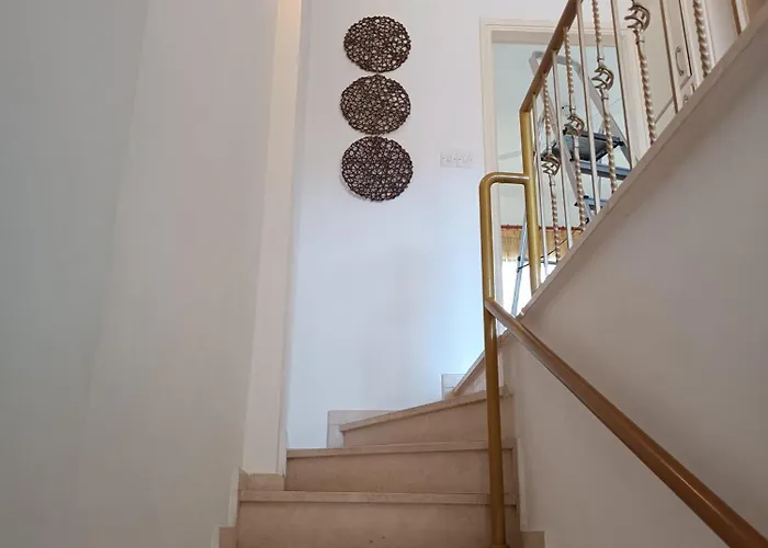 Pool Side 2 Bedroom Queens Gardens Complex דירה *