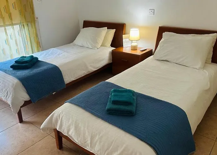 Pool Side 2 Bedroom Queens Gardens Complex פאפוס