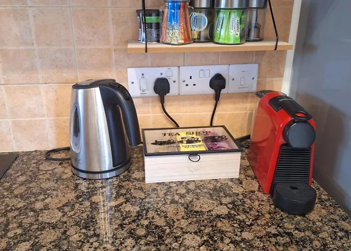 Pool Side 2 Bedroom Queens Gardens Complex Apartamento