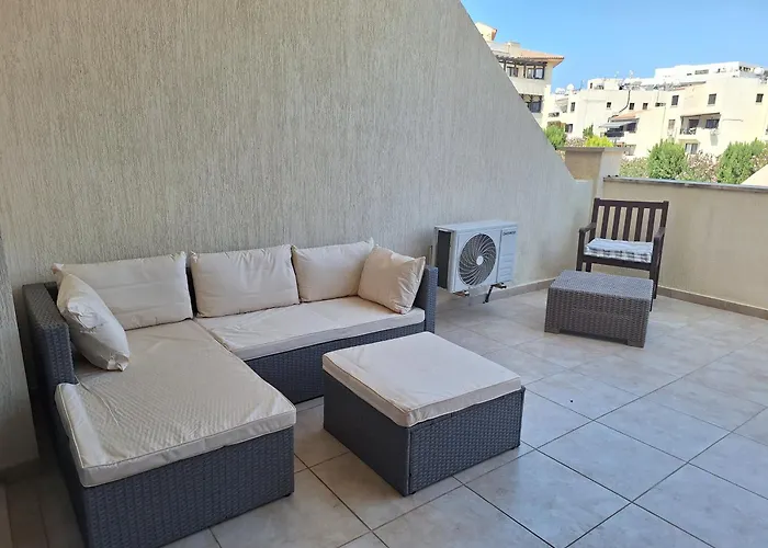 Pool Side 2 Bedroom Queens Gardens Complex 公寓 Paphos