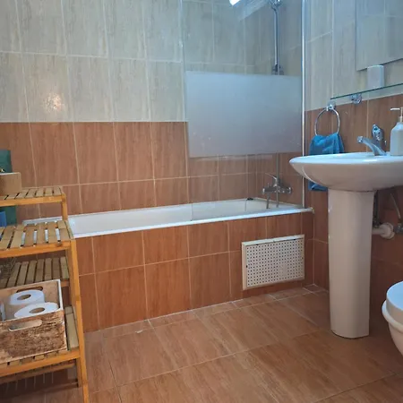 Pool Side 2 Bedroom Queens Gardens Complex Апартаменты