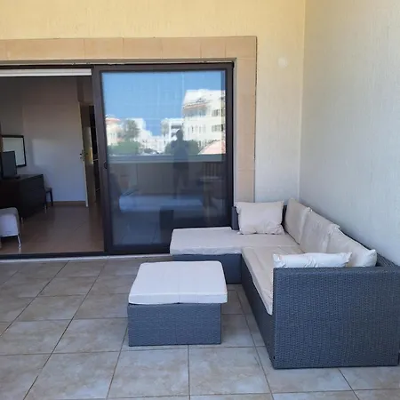 Pool Side 2 Bedroom Queens Gardens Complex * Пафос