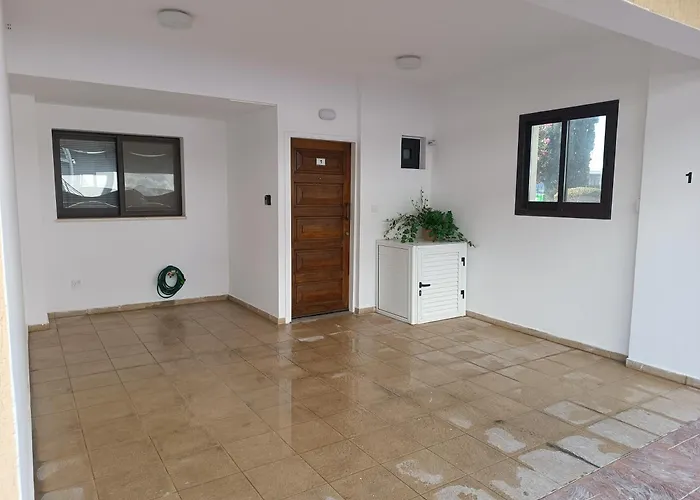 Lägenhet Pool Side 2 Bedroom Queens Gardens Complex *