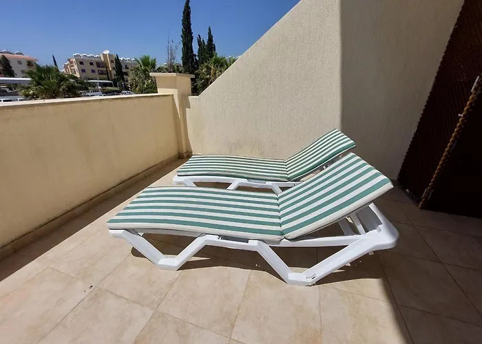 Pool Side 2 Bedroom Queens Gardens Complex Lägenhet *